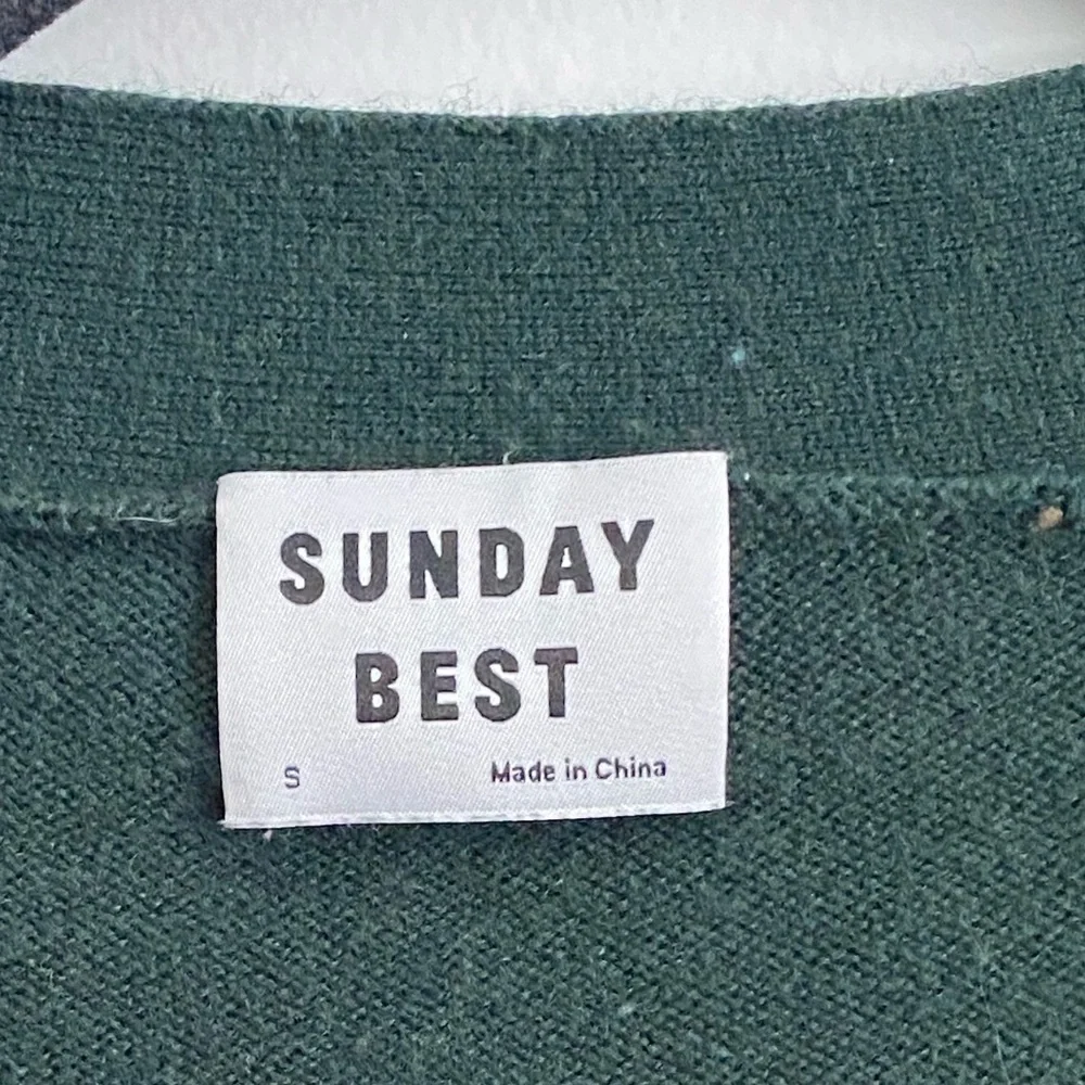 Aritzia Sunday Best Buffy V Neck Button Cardigan Merino Wool - Forrest Green - S - Picture 5 of 8